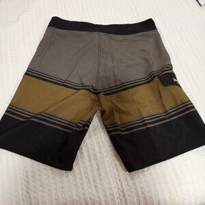 GROOVY BAY MULTI-COLOURED SURF SHORTS MEN SIZE 36